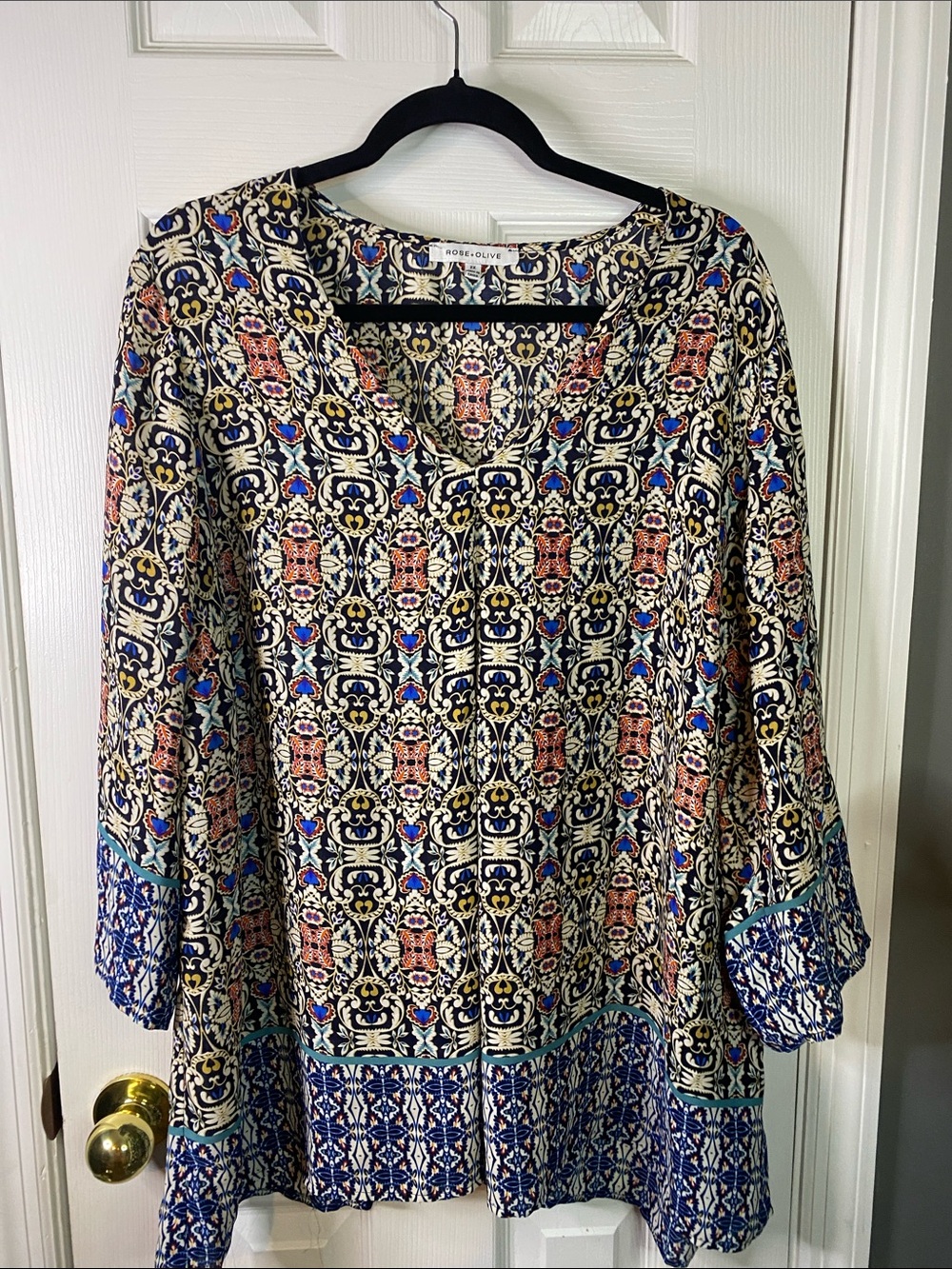 Rose &Olive Multicolor Printed V-Neck Women's Tunic Top Size 2X.